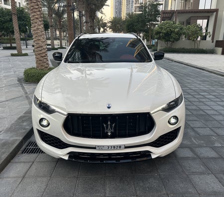 White Maserati Levante 2024