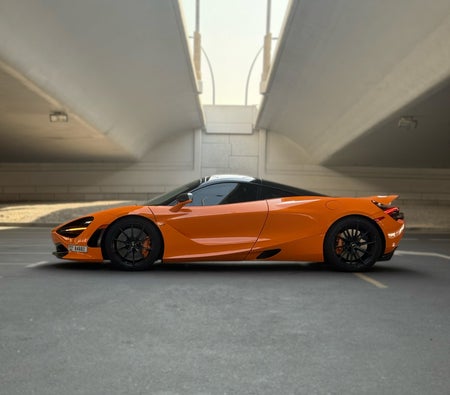 McLaren 720S 2022