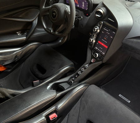 McLaren 720S 2022
