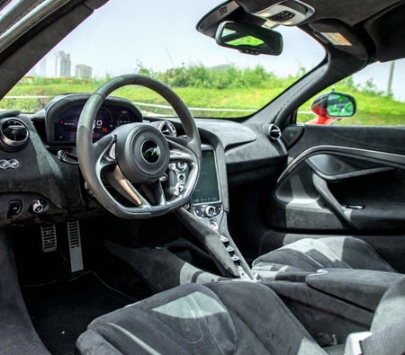McLaren 720S 2022