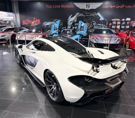 White McLaren P1 2014