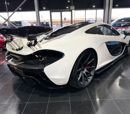 White McLaren P1 2014