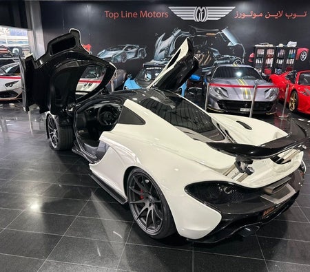 White McLaren P1 2014