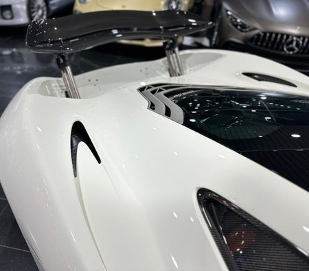 White McLaren P1 2014
