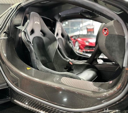 White McLaren P1 2014