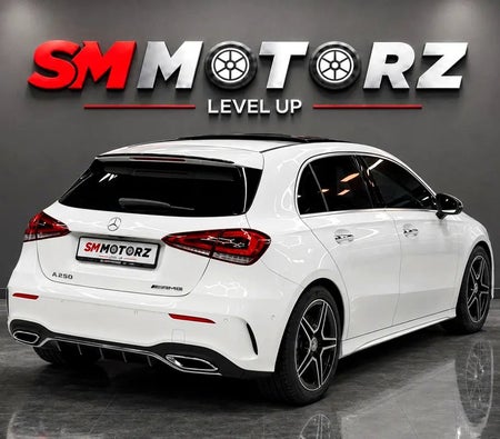 Белый Mercedes Benz A250 Sport 2019 год