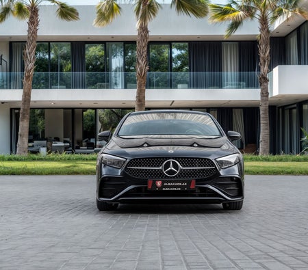 Siyah Mercedes Benz A200 AMG 2024