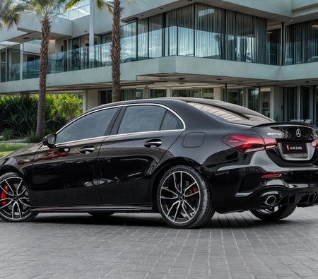 zwart Mercedes Benz AMG 2022