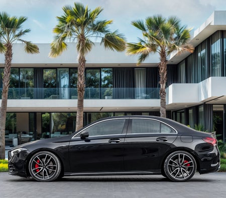 zwart Mercedes Benz AMG 2022