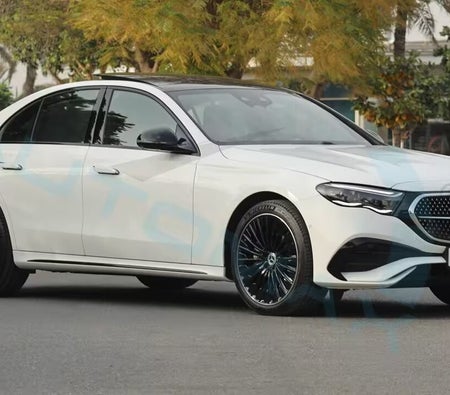 Mercedes Benz AMG E300 2026, photo 3 of 4