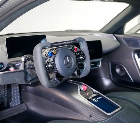 Silber Mercedes Benz AMG ONE 2023