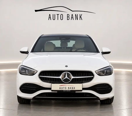 Bianca Mercedes Benz C300 AMG 2024
