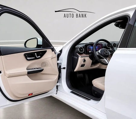 Bianca Mercedes Benz C300 AMG 2024
