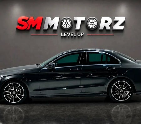Black Mercedes Benz C200 Avantgarde 2021 Black Mercedes Benz C200 Avantgarde 2021