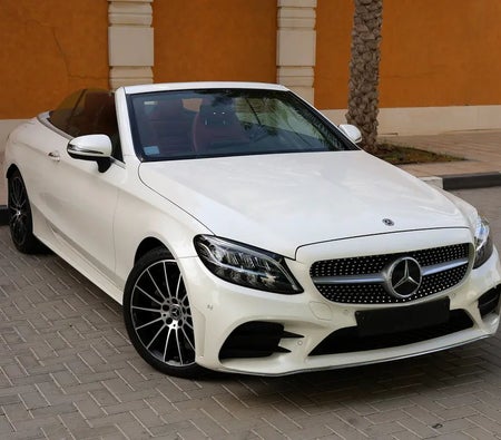 Mercedes Benz C200 Coupe 2020, photo 2 of 4
