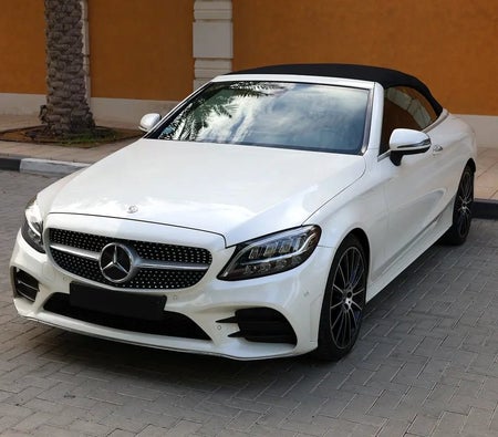 Mercedes Benz C200 Coupe 2020, photo 3 of 4