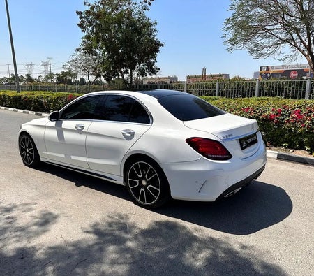 Mercedes Benz C200 2020, photo 3 of 4