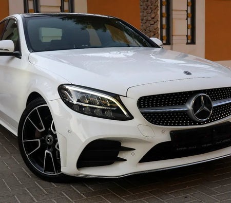 Mercedes Benz C200 2019, photo 1 of 4
