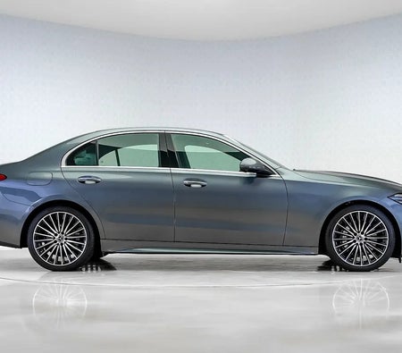 Grau Mercedes Benz C200 2026