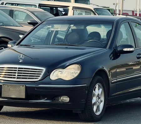 Mercedes Benz C240 2002, photo 2 of 4