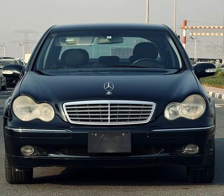 Mercedes Benz C240 2002, photo 3 of 4