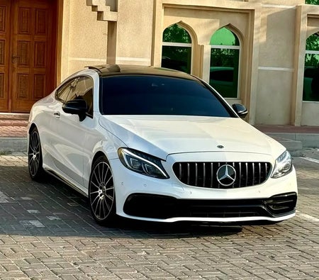 Bianca Mercedes Benz C300 Coupe 2018