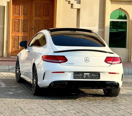 Bianca Mercedes Benz C300 Coupe 2018