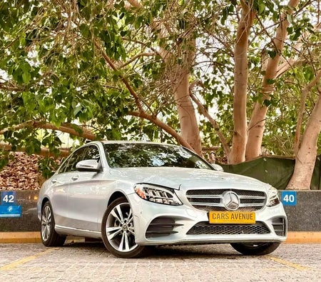 Mercedes Benz C300 Luxury 2020, photo 2 of 4