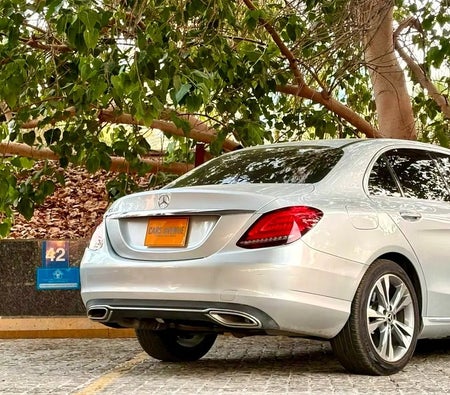 Mercedes Benz C300 Luxury 2020, photo 4 of 4