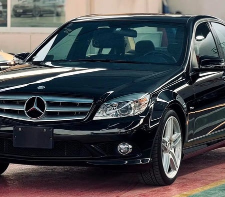Mercedes Benz C300 2010, photo 2 of 4
