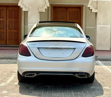 Silber Mercedes Benz C300 2017