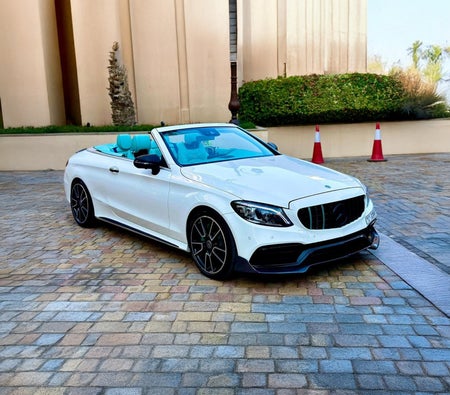 арендовать Мерседес Бенц C300 Кабриолет 2023 в Дубай