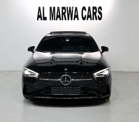 Black Mercedes Benz CLA 250 4MATIC 2025