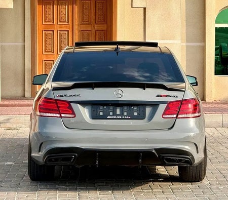 gris Mercedes Benz AMG E63 S 2014