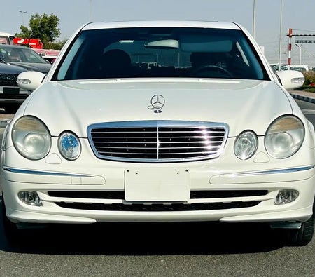 Mercedes Benz E 240 2002, photo 2 of 4