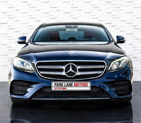 Mercedes Benz E300 2020, photo 3 of 4