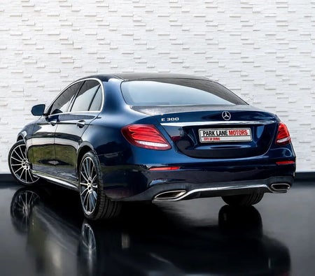 Mercedes Benz E300 2020, photo 2 of 4