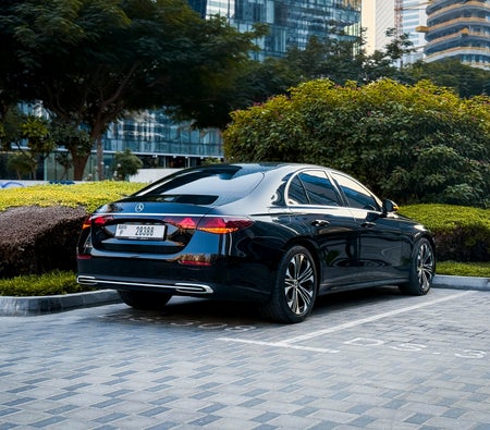 Mercedes Benz E200 2025