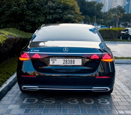 Mercedes Benz E200 2025