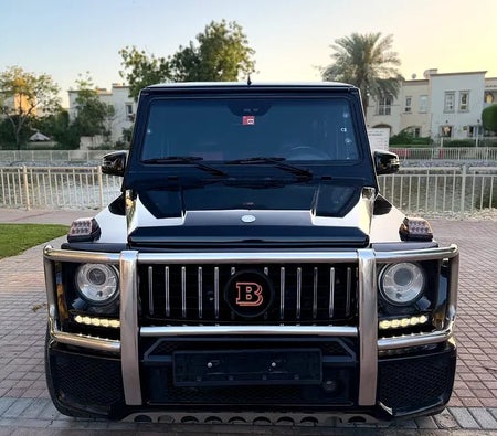 Black Mercedes Benz G500 2002