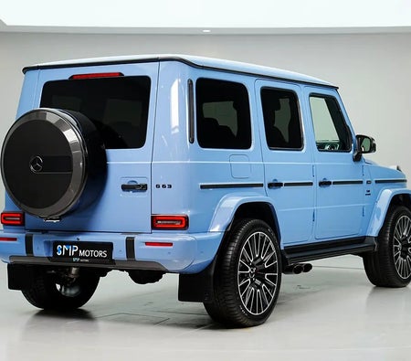 Blu Mercedes Benz G63 AMG 2025