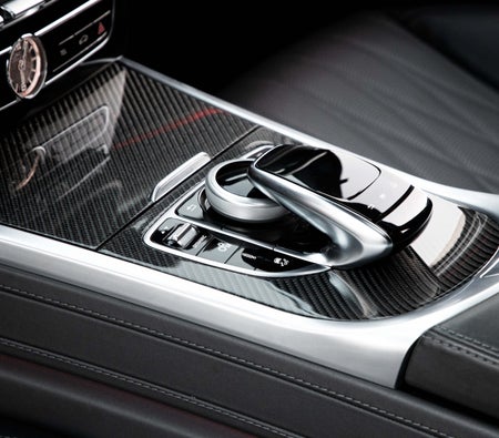 Белый Mercedes Benz G63 AMG 2020 год