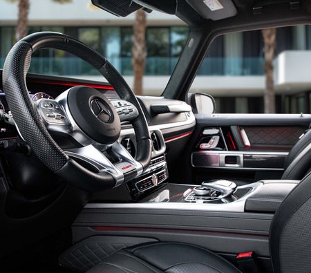 Белый Mercedes Benz G63 AMG 2020 год