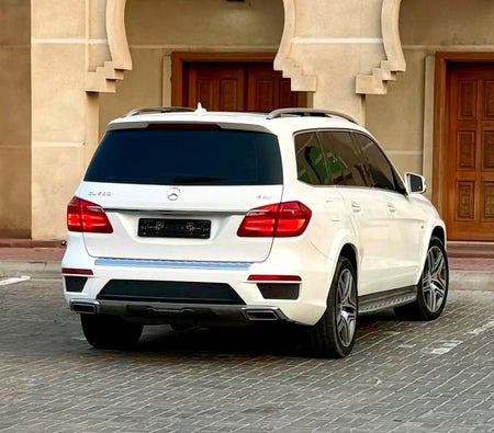 White Mercedes Benz GL 500 4matic 2014