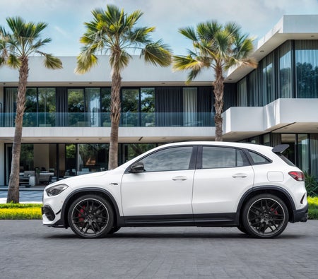 Белый Mercedes Benz GLA GLA 45s 2022 год Белый Mercedes Benz GLA GLA 45s 2022 год