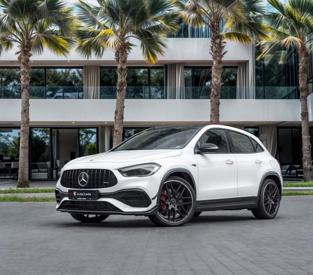 Белый Mercedes Benz GLA GLA 45s 2022 год Белый Mercedes Benz GLA GLA 45s 2022 год
