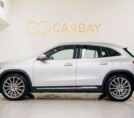 Silver Mercedes Benz GLA 200 2022