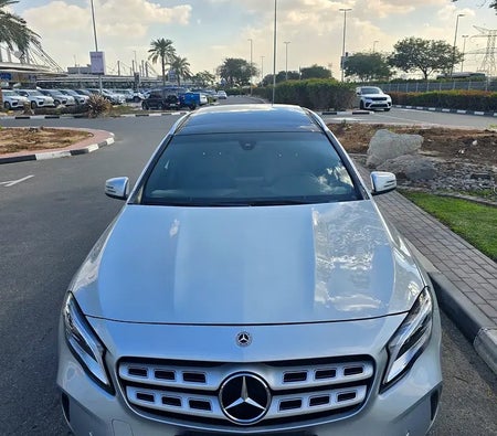 Plata Mercedes Benz GLA 250 4MATIC 2020