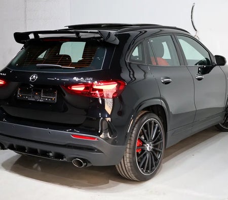 Mercedes Benz GLA 35 AMG 2025, photo 3 of 4