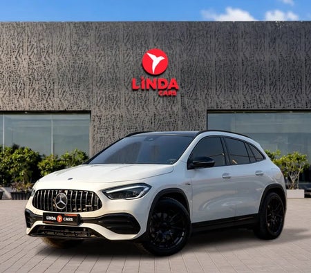 Mercedes Benz GLA 35 AMG 2021, photo 1 of 4